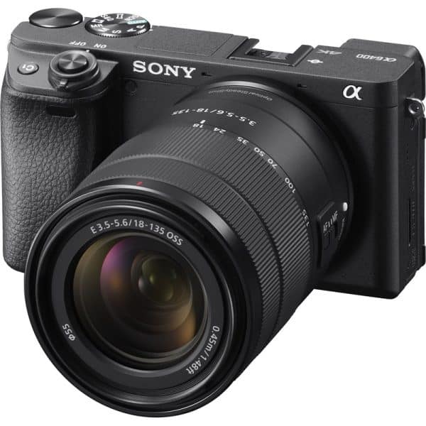 Sony A6400 + 18-135mm